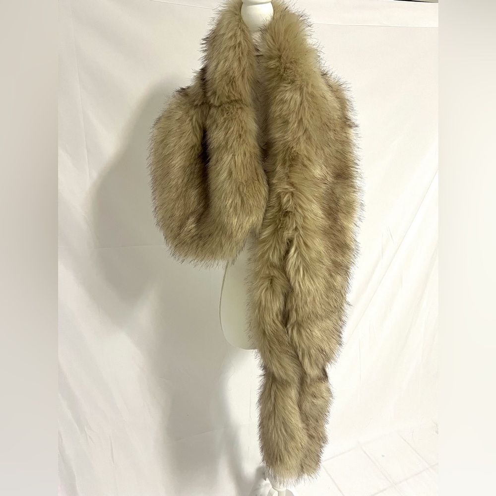 Luxurious Tan Faux Fur scarf